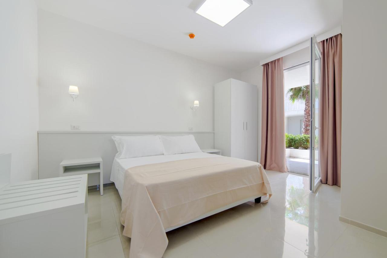 Smart Hotel Ugento 托雷圣乔万尼乌 外观 照片