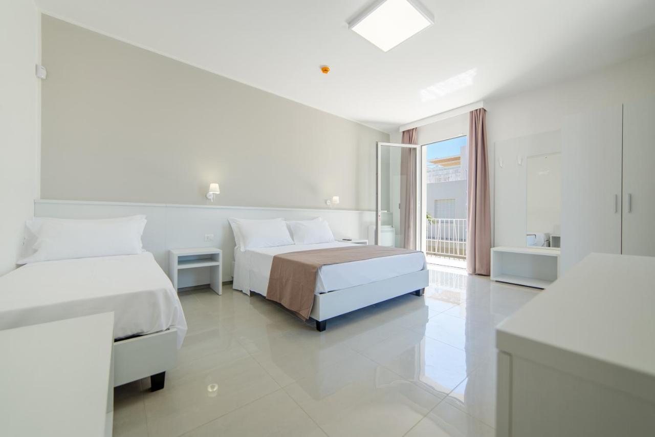 Smart Hotel Ugento 托雷圣乔万尼乌 外观 照片