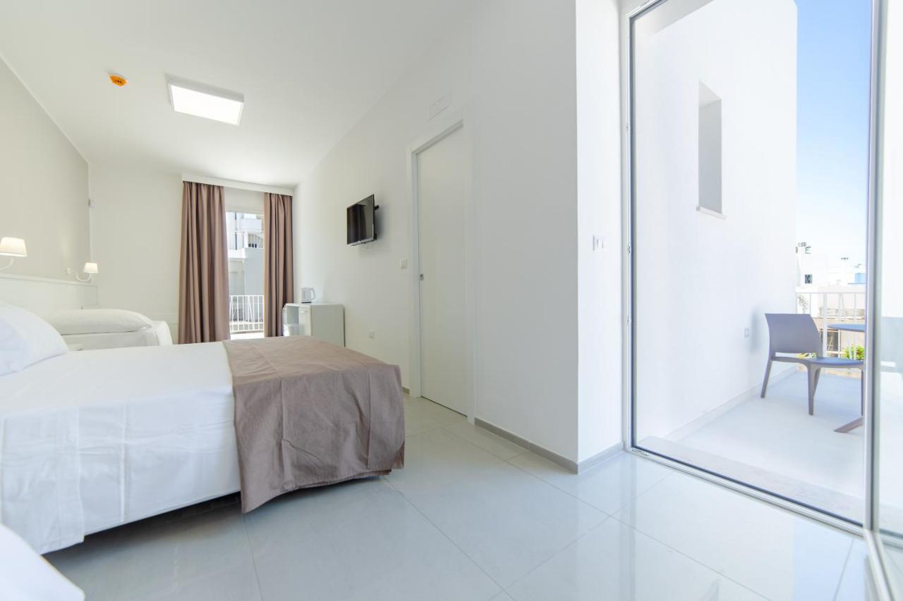 Smart Hotel Ugento 托雷圣乔万尼乌 外观 照片