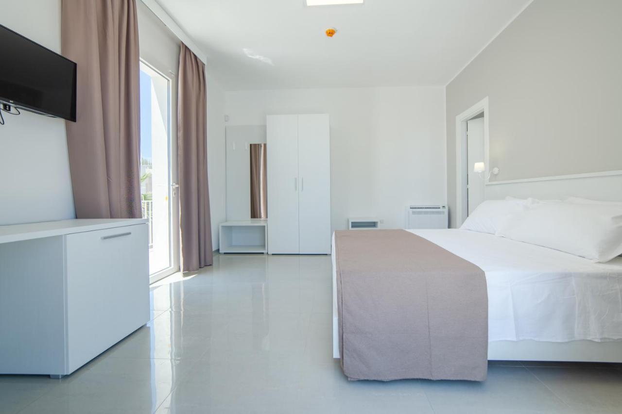 Smart Hotel Ugento 托雷圣乔万尼乌 外观 照片