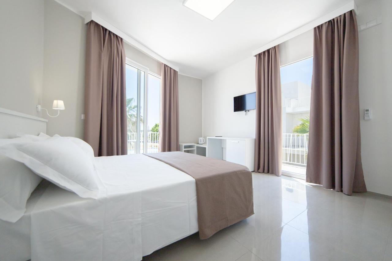 Smart Hotel Ugento 托雷圣乔万尼乌 外观 照片