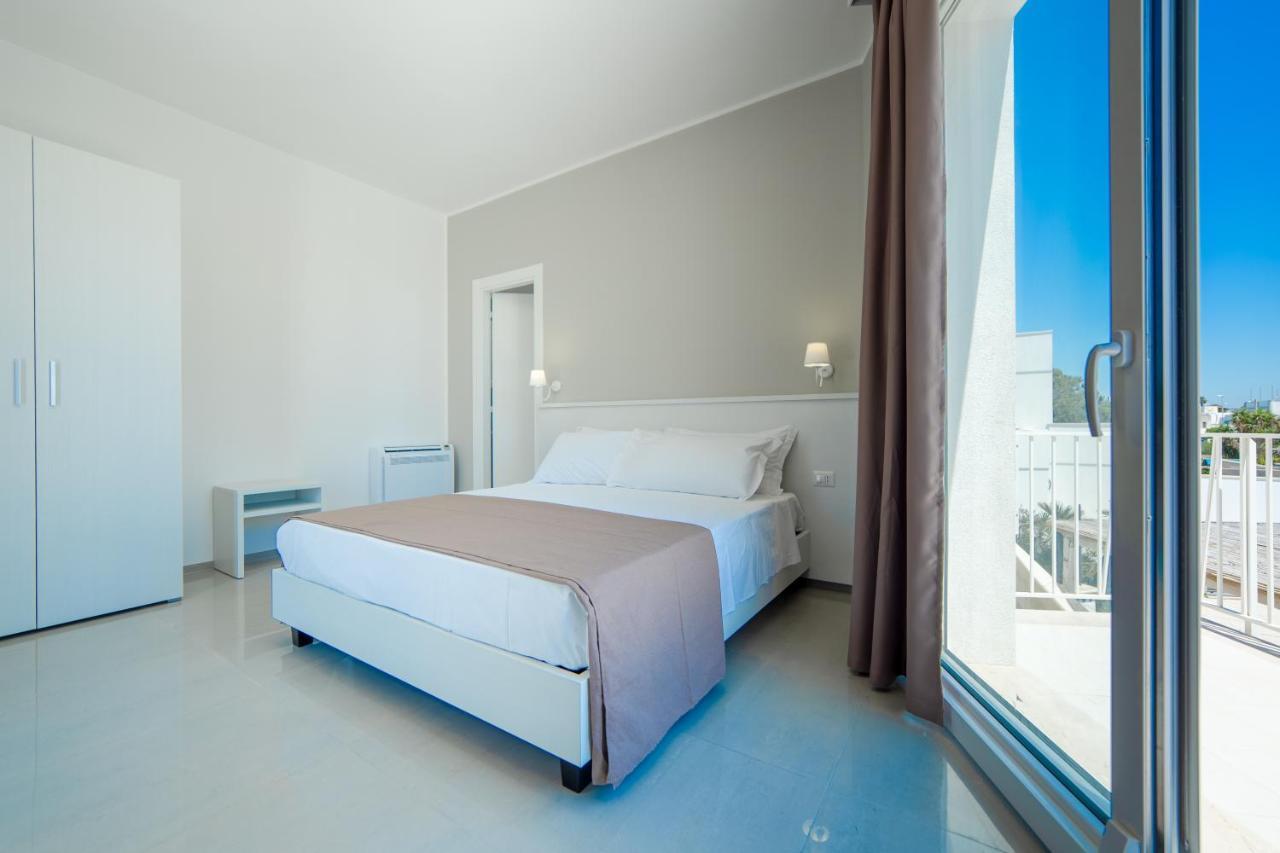 Smart Hotel Ugento 托雷圣乔万尼乌 外观 照片